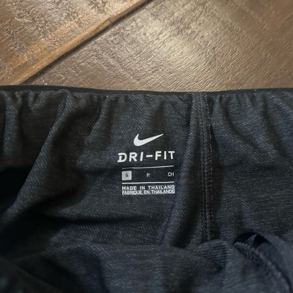 Nike Cotton Shorts - Picture 2 of 2
